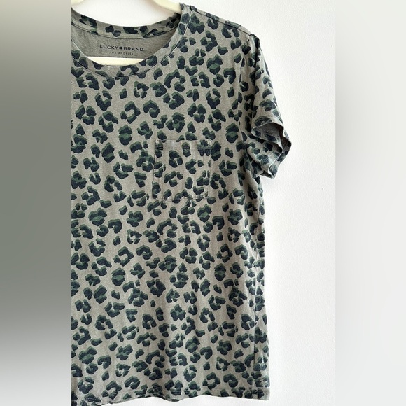 Lucky Brand Green Cheetah Print Short Sleeve T-Shirt, Size Medium - Picture 5 of 16